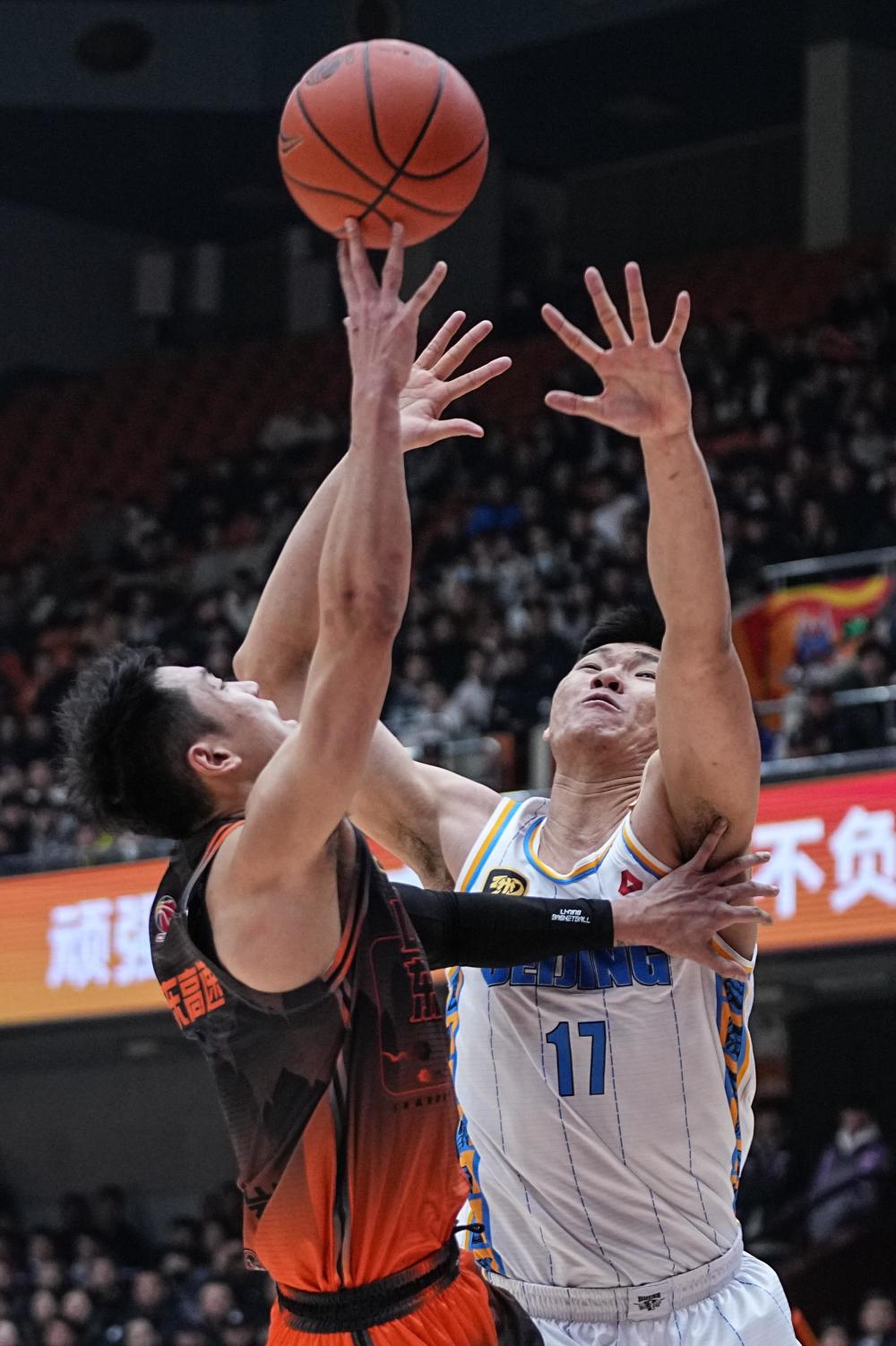 今晚CBA常规赛传出新动向；巴黎圣日耳曼篮板制胜；管理层表态：引发热议；心理建设被强调的简单介绍乐鱼体育